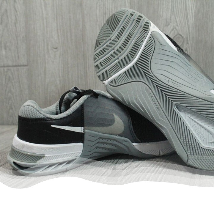 Nike - Chaussures d'entraînement Metcon 7 (noir/gris)